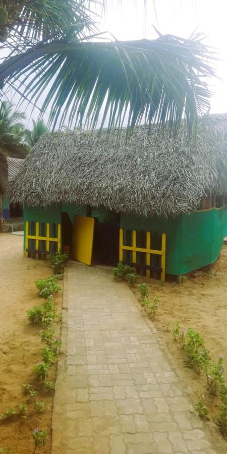 Chan Beach Resort Bahur エクステリア 写真
