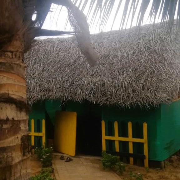 Chan Beach Resort Bahur エクステリア 写真