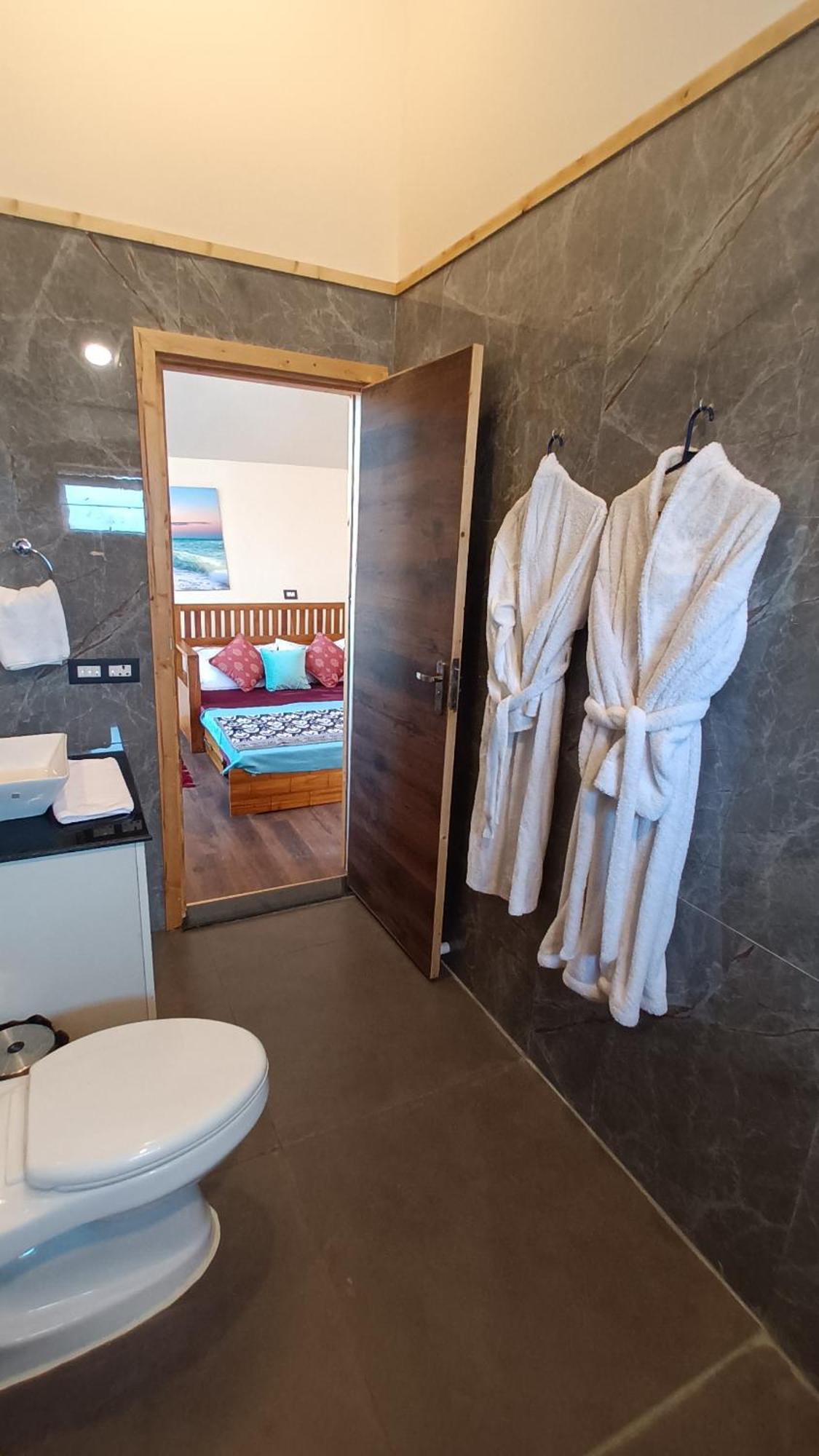 Chan Beach Resort Bahur エクステリア 写真